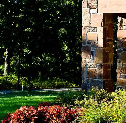 Lodge Postoak And Retreat Tulsa