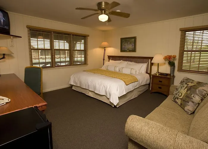 Lodge Postoak And Retreat Tulsa