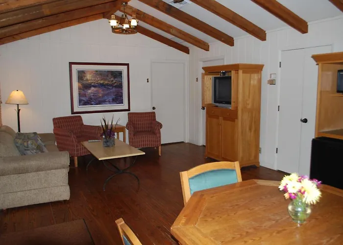Lodge Postoak And Retreat *
